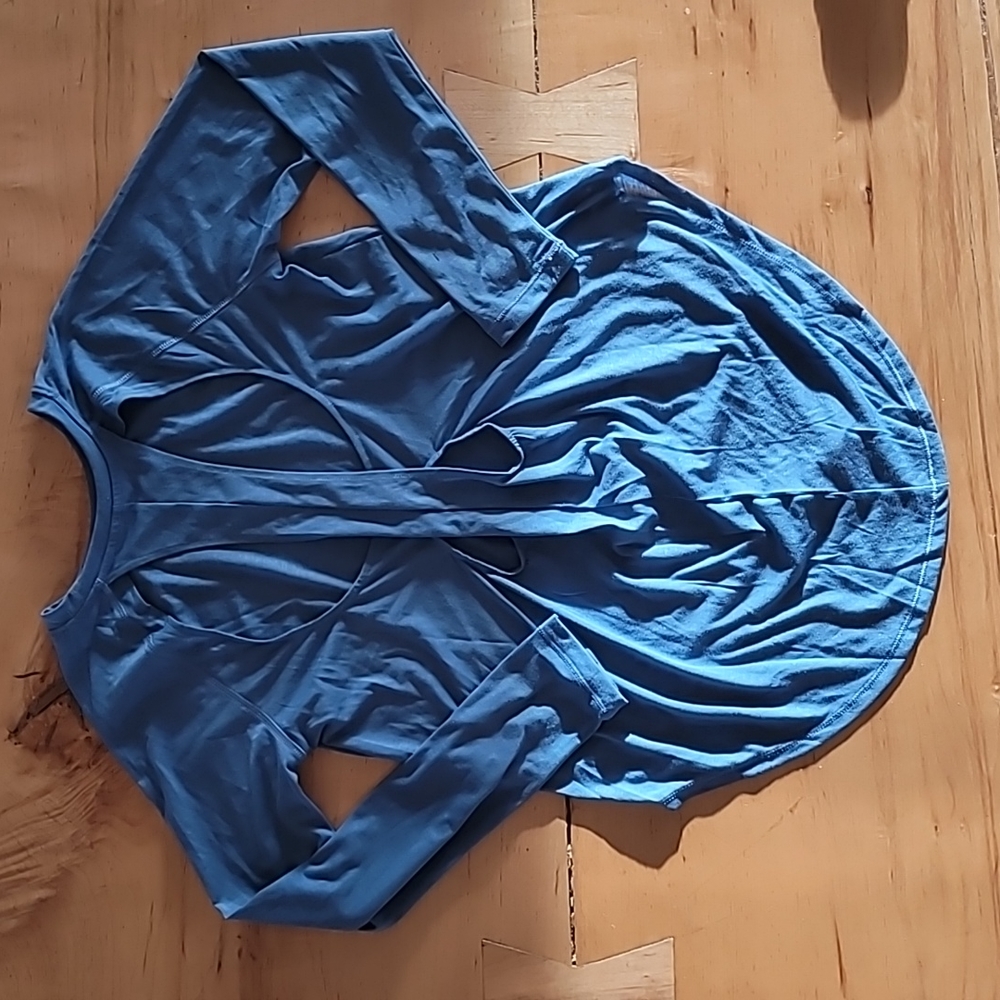 Lightweight Under Armour Athleisure Shirt